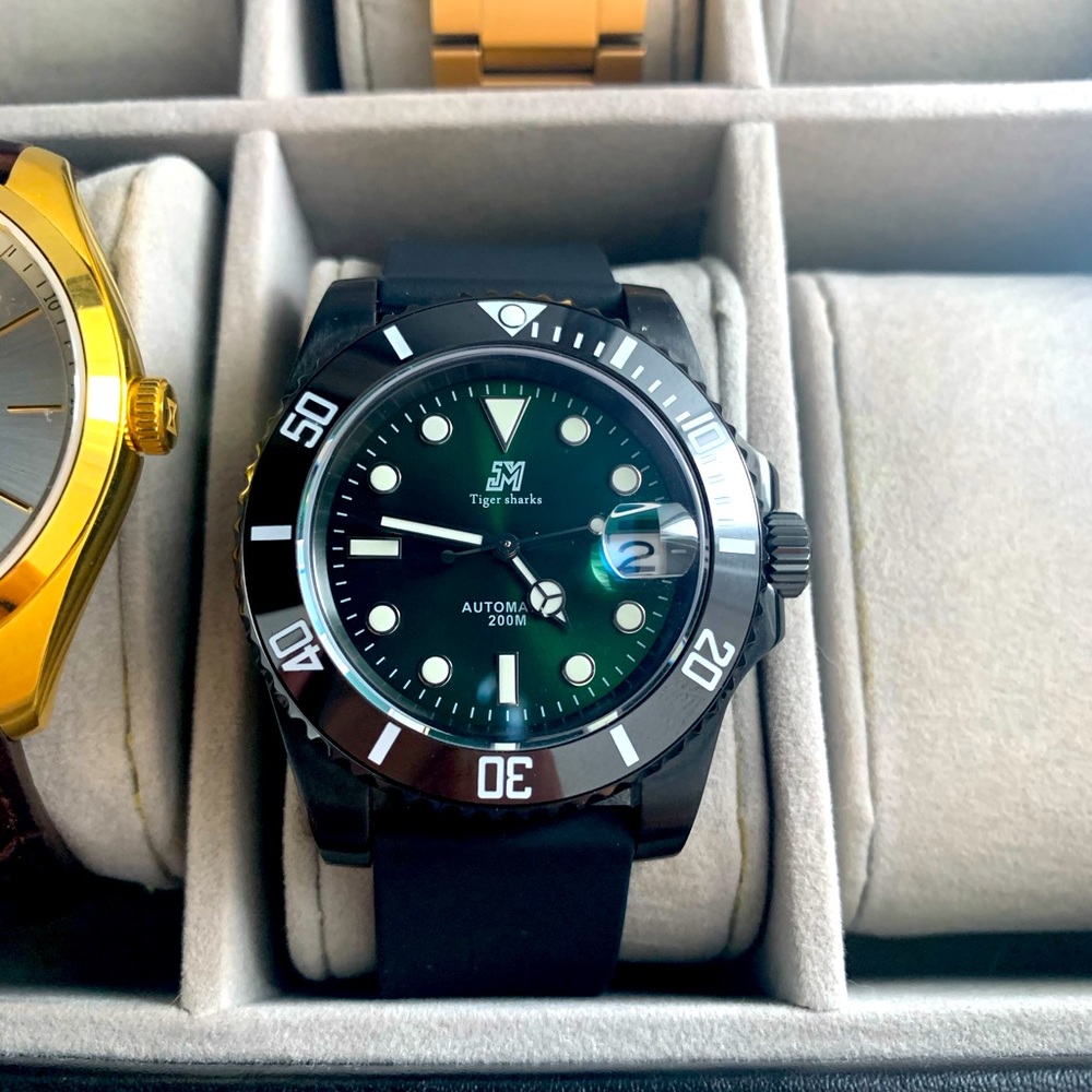 San Martin tiger sharks men’s watch -green